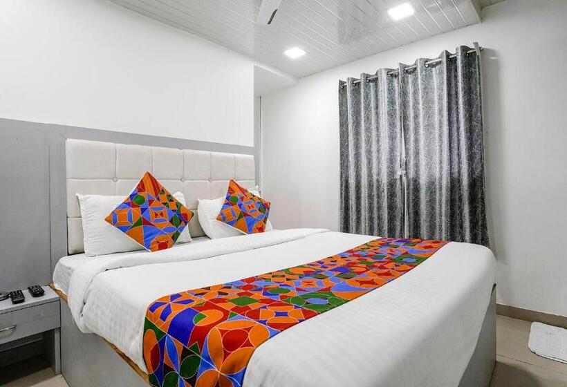 בית מלון כפרי Fabexpress Park Residency Nr Mumbai International Airport