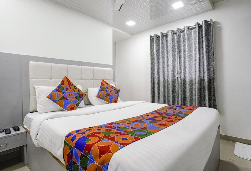 בית מלון כפרי Fabexpress Park Residency Nr Mumbai International Airport