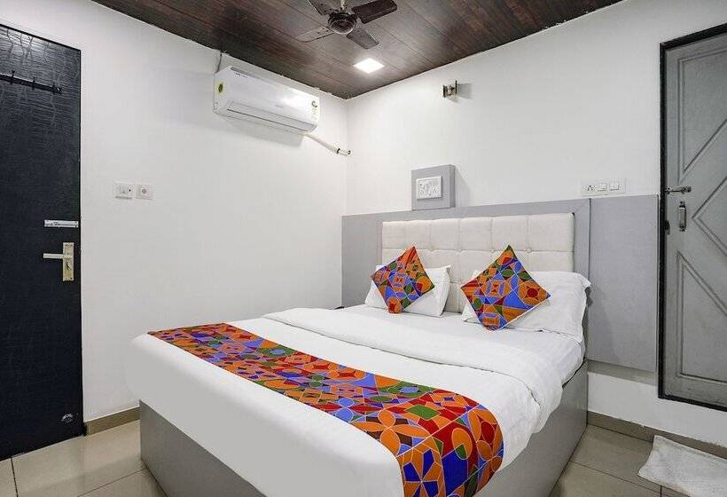 בית מלון כפרי Fabexpress Park Residency Nr Mumbai International Airport