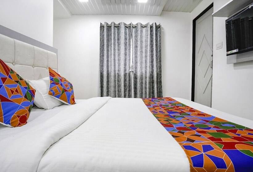 בית מלון כפרי Fabexpress Park Residency Nr Mumbai International Airport