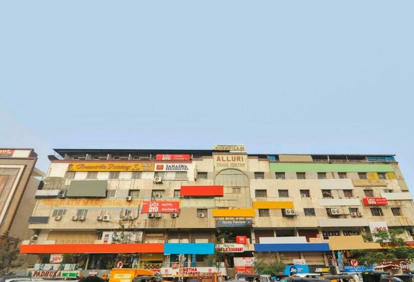 בית מלון כפרי Oyo 85160 Sri Vasudha Residency