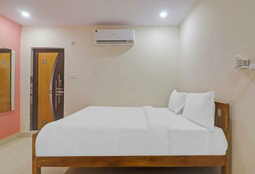 בית מלון כפרי Oyo 85160 Sri Vasudha Residency