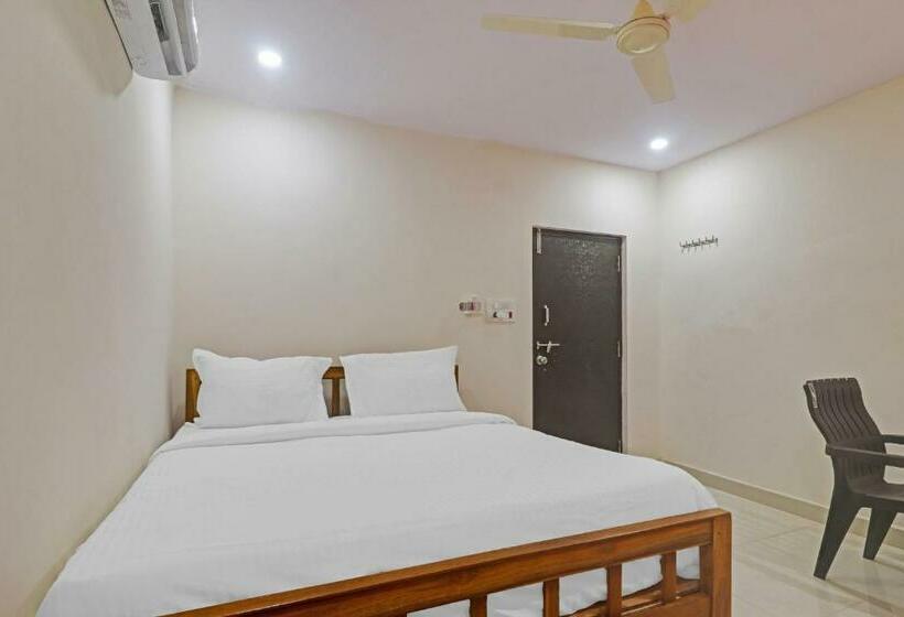 בית מלון כפרי Oyo 85160 Sri Vasudha Residency