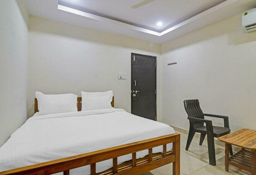 בית מלון כפרי Oyo 85160 Sri Vasudha Residency