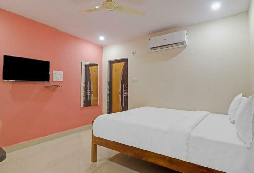 בית מלון כפרי Oyo 85160 Sri Vasudha Residency