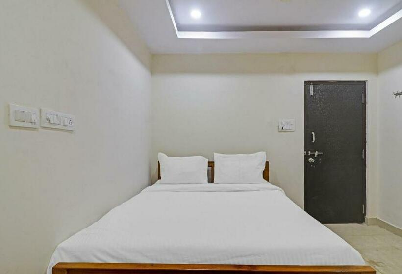 בית מלון כפרי Oyo 85160 Sri Vasudha Residency