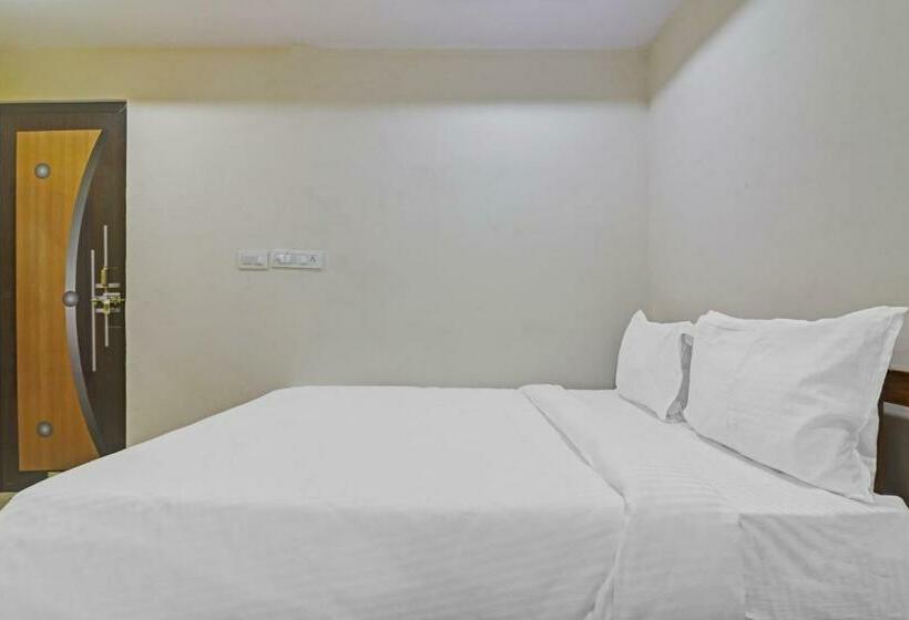 בית מלון כפרי Oyo 85160 Sri Vasudha Residency