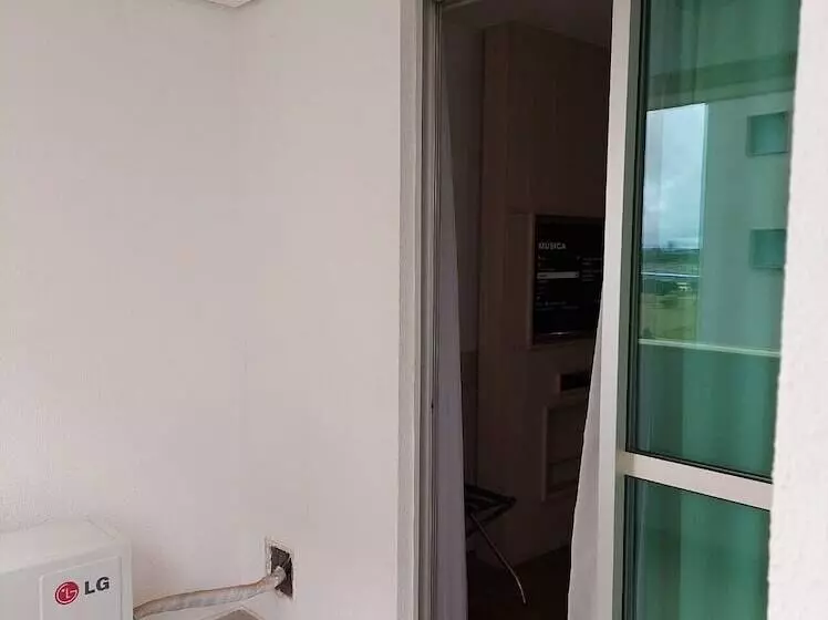 Mercure Flat Particular