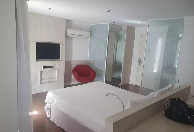 Mercure Flat Particular