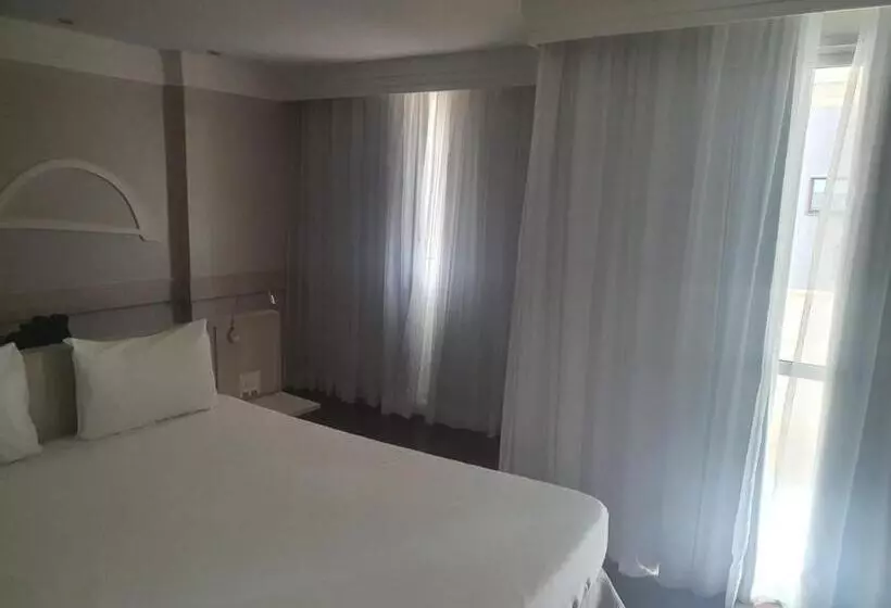 Mercure Flat Particular