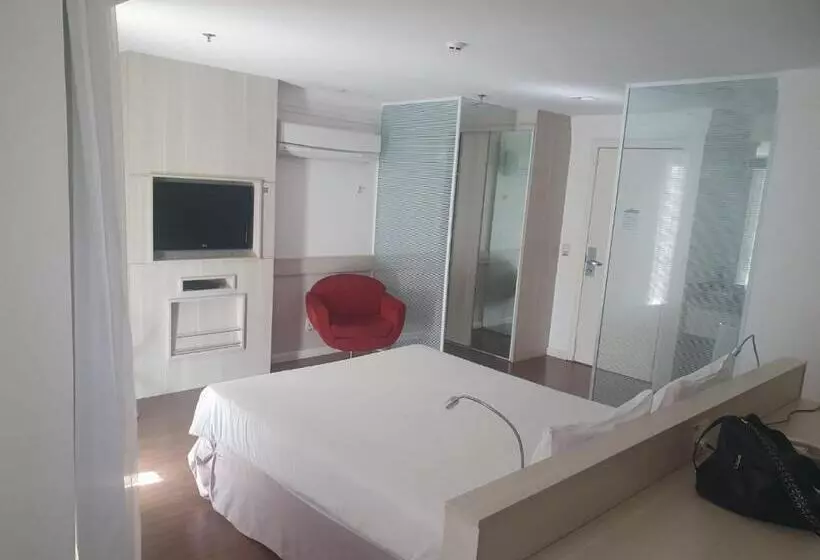 Mercure Flat Particular