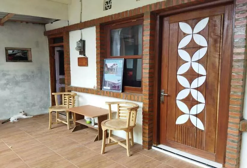 پانسیون Borobudur Kampung Homestay  Gumbiro