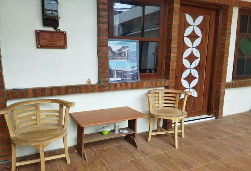 پانسیون Borobudur Kampung Homestay  Gumbiro