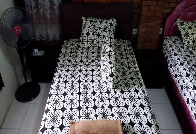 پانسیون Borobudur Kampung Homestay  Gumbiro