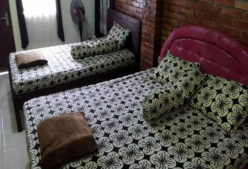 پانسیون Borobudur Kampung Homestay  Gumbiro