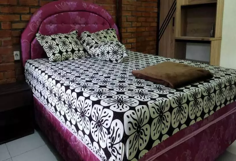 پانسیون Borobudur Kampung Homestay  Gumbiro