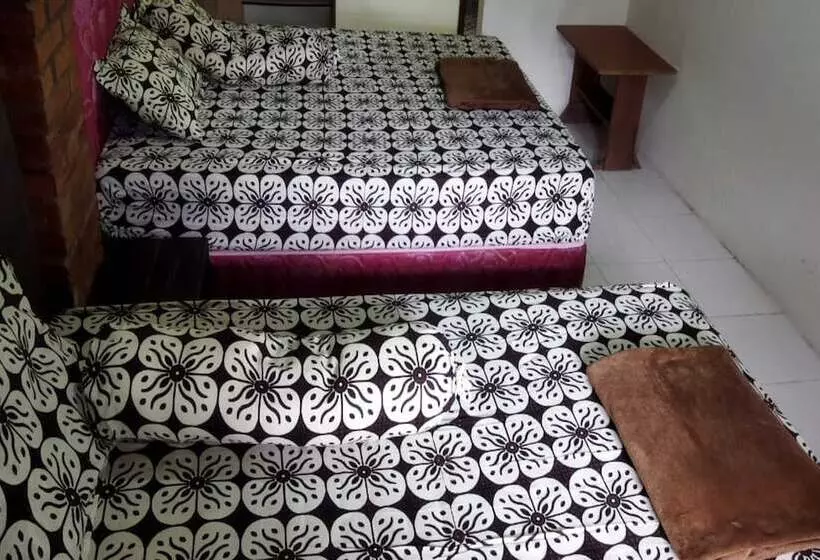 پانسیون Borobudur Kampung Homestay  Gumbiro