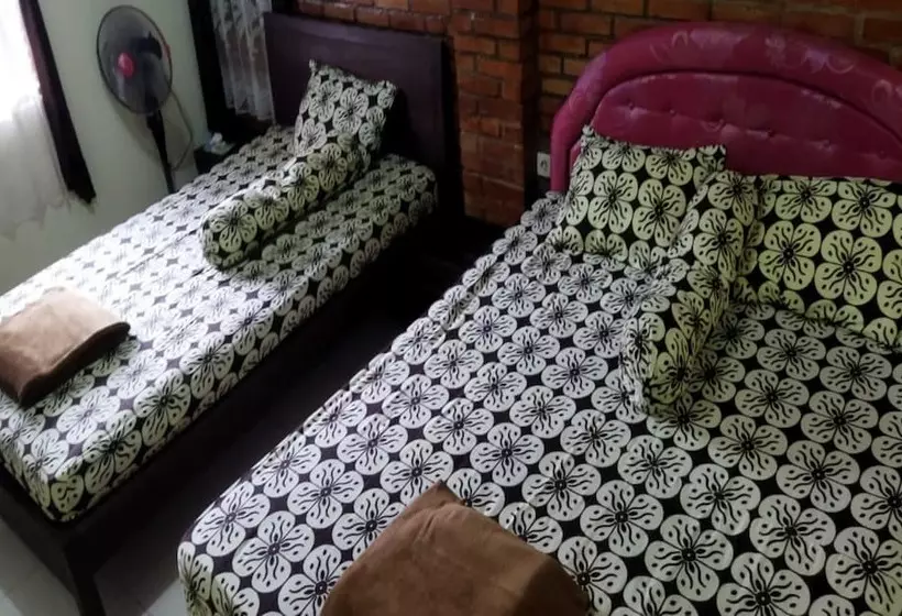 پانسیون Borobudur Kampung Homestay  Gumbiro