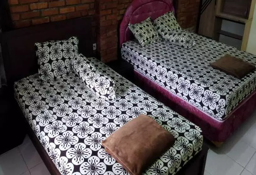 پانسیون Borobudur Kampung Homestay  Gumbiro