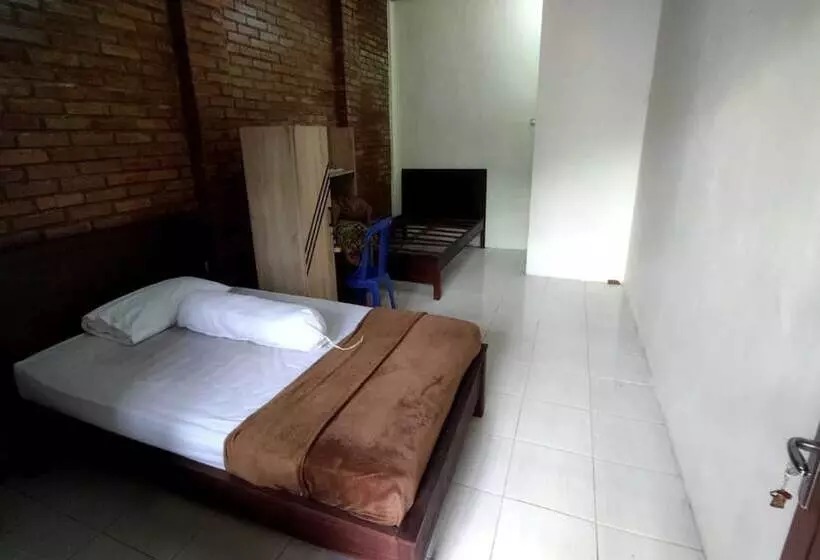 پانسیون Borobudur Kampung Homestay  Gumbiro