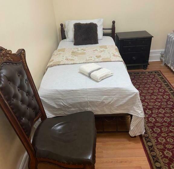 膳宿费 A Beautiful Room In Queens