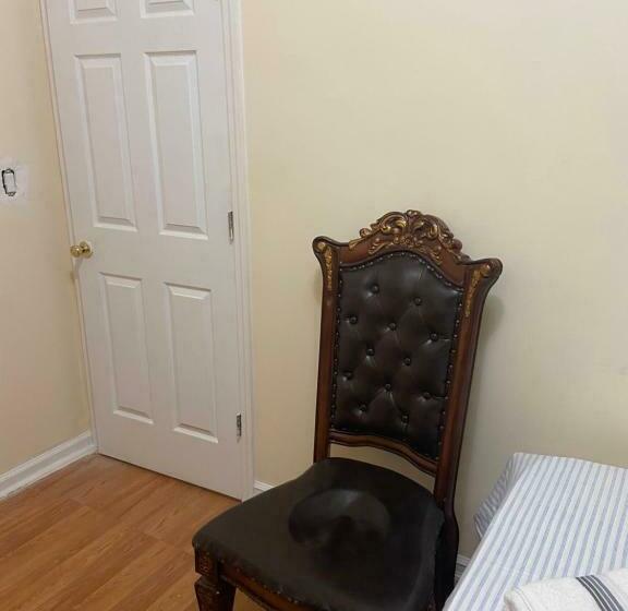 膳宿费 A Beautiful Room In Queens