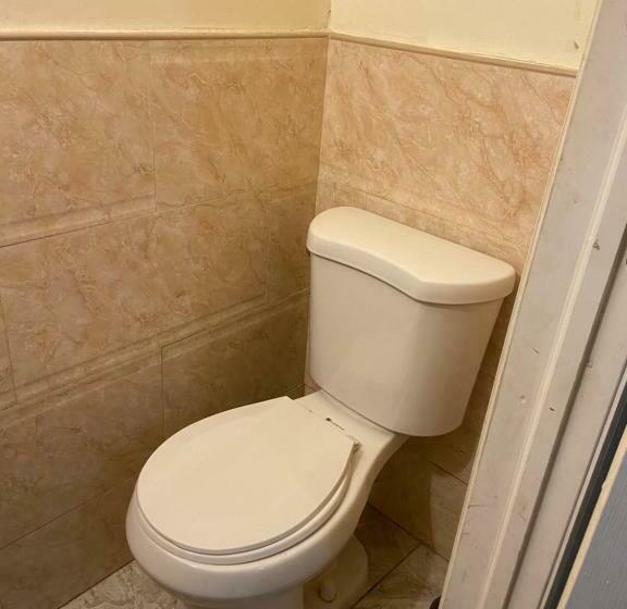 膳宿费 A Beautiful Room In Queens