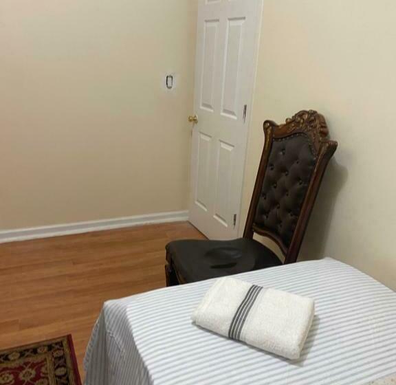 膳宿费 A Beautiful Room In Queens