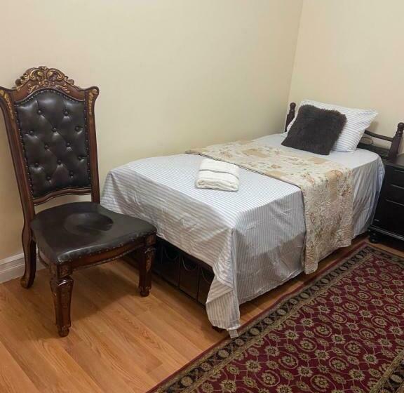 膳宿费 A Beautiful Room In Queens