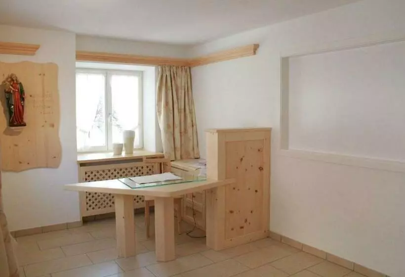 ペンション La Lum De Roisc