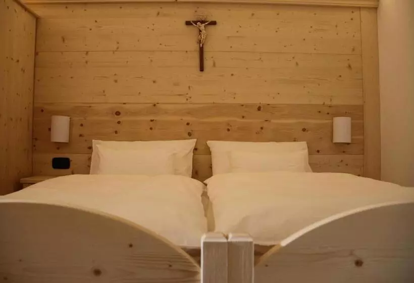 ペンション La Lum De Roisc