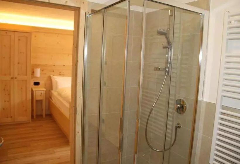 ペンション La Lum De Roisc