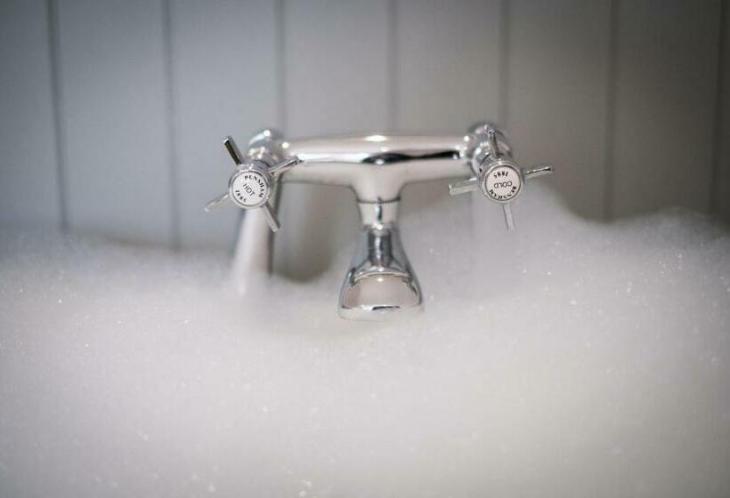 فندق صغير The Hare & Hounds Inn