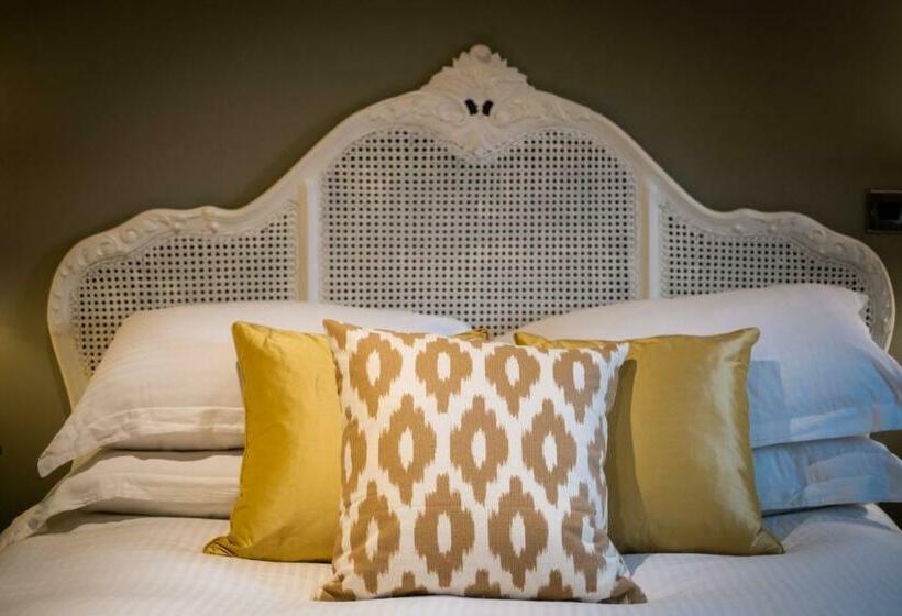 فندق صغير The Hare & Hounds Inn