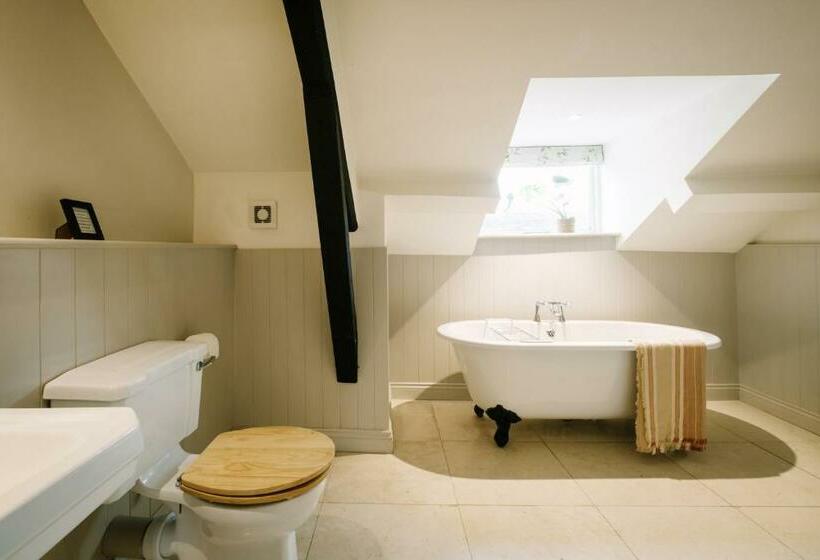 فندق صغير The Hare & Hounds Inn