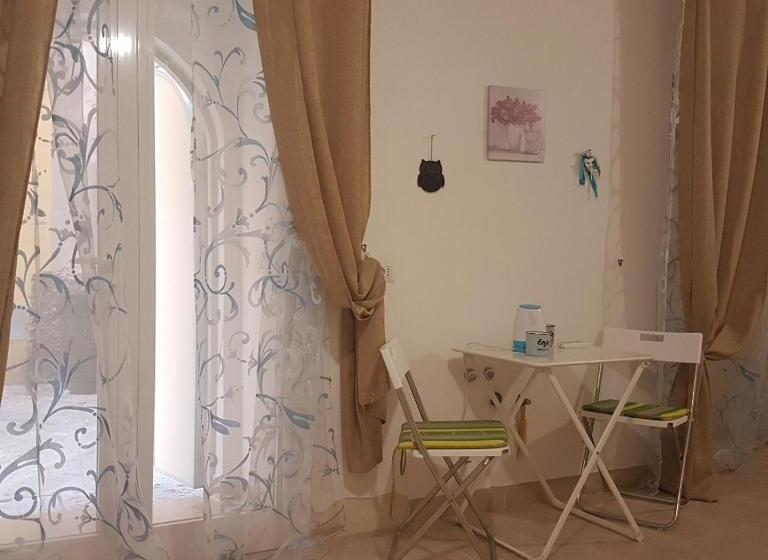 پانسیون Arco Della Luna