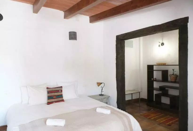 Hotelli The Wild Olive Andalucía Agave Guestroom