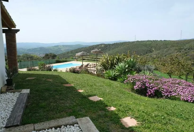 Hotelli The Wild Olive Andalucía Agave Guestroom