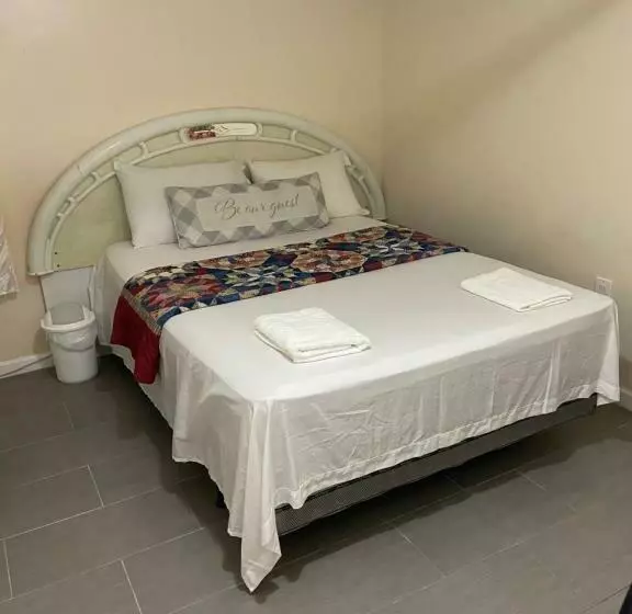 پانسیون A Delightful Room In Queens