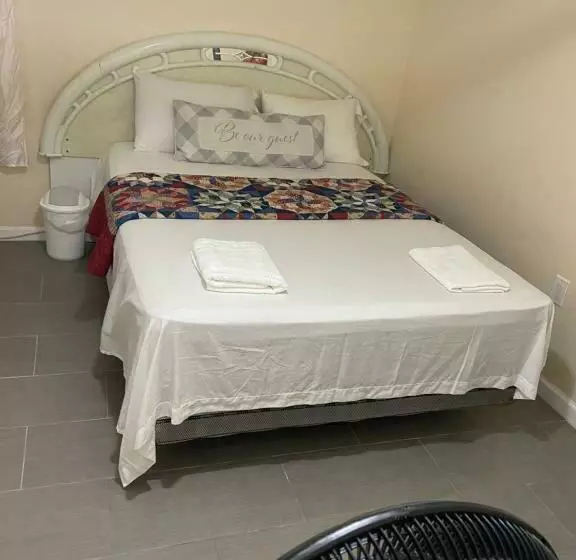 پانسیون A Delightful Room In Queens