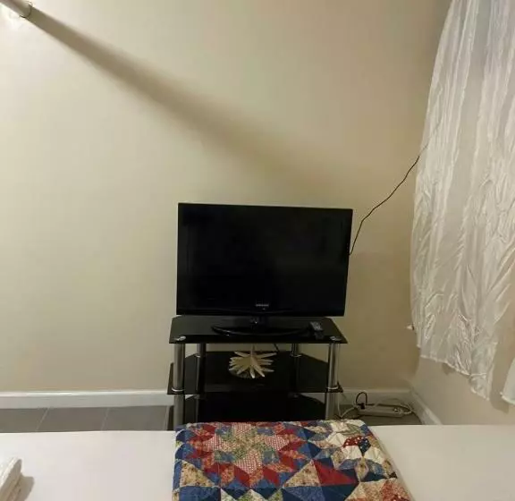 پانسیون A Delightful Room In Queens