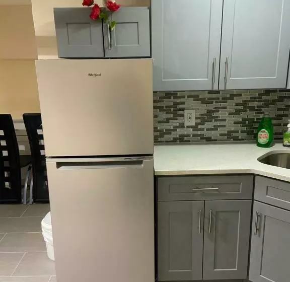پانسیون A Delightful Room In Queens