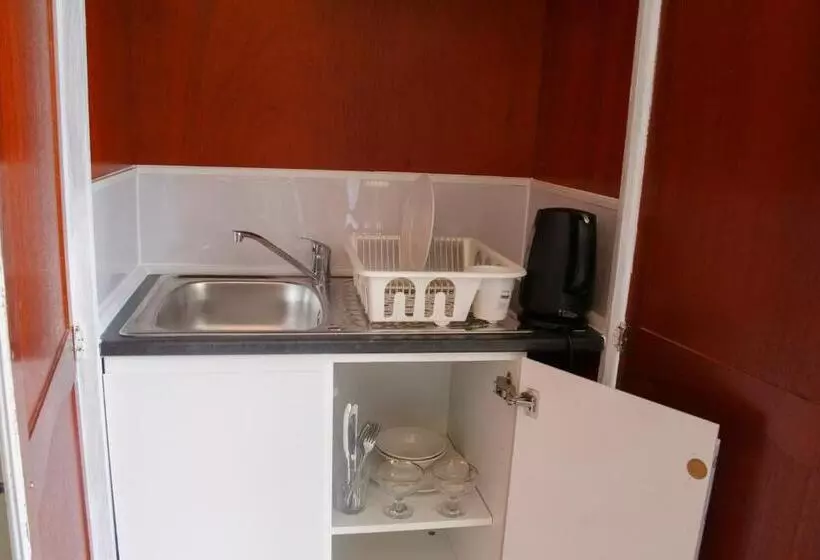 ペンション The Mayfield Apartment