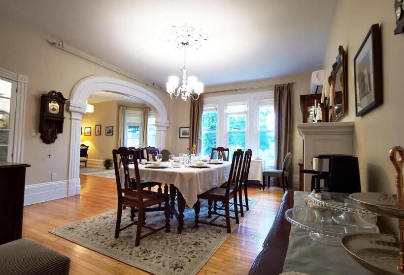 تختخواب و صبحانه No 1 Grafton Inn