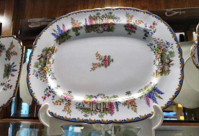 تختخواب و صبحانه No 1 Grafton Inn