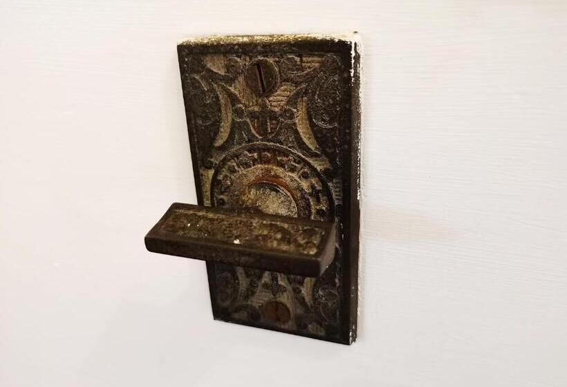 تختخواب و صبحانه No 1 Grafton Inn