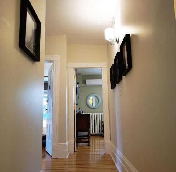 تختخواب و صبحانه No 1 Grafton Inn