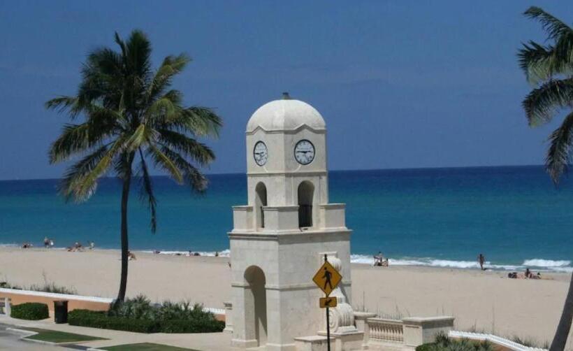 Tropical Beach Condo Pool, Shops, 86 Tv, Wifi