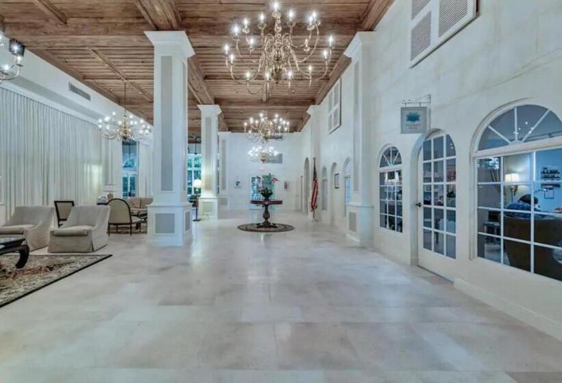 Tropical Beach Condo Pool, Shops, 86 Tv, Wifi