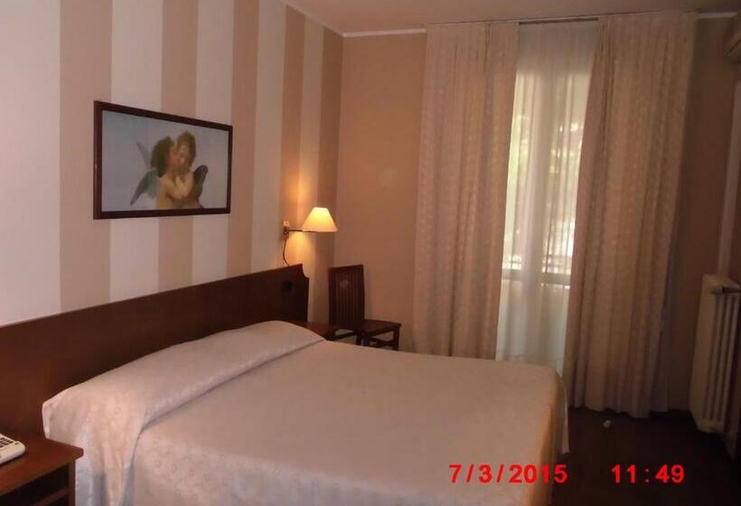 Отель Albergo Ponte Vecchio